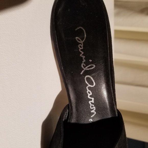 David Aaron Heels, size 8 Spain suede metal plate - Picture 6 of 8